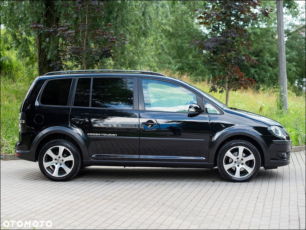 Volkswagen Touran - 5