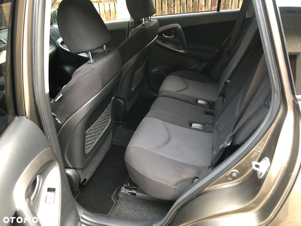Toyota RAV4 2.0 VVT-i Luna - 6