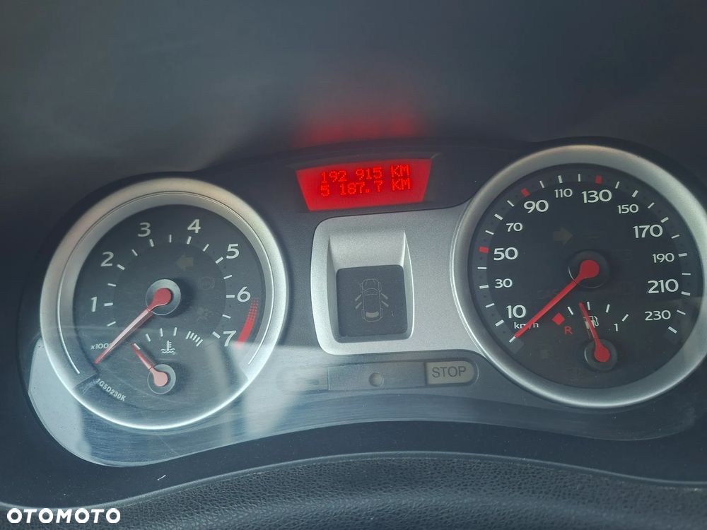 Renault Clio - 9