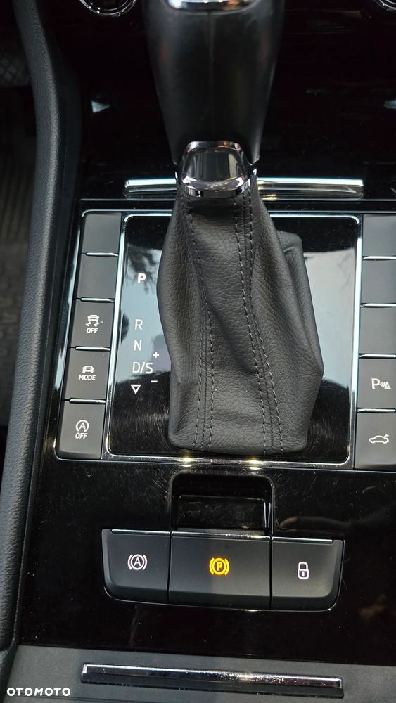 Skoda Superb 2.0 TDI 4x4 L&K DSG - 13