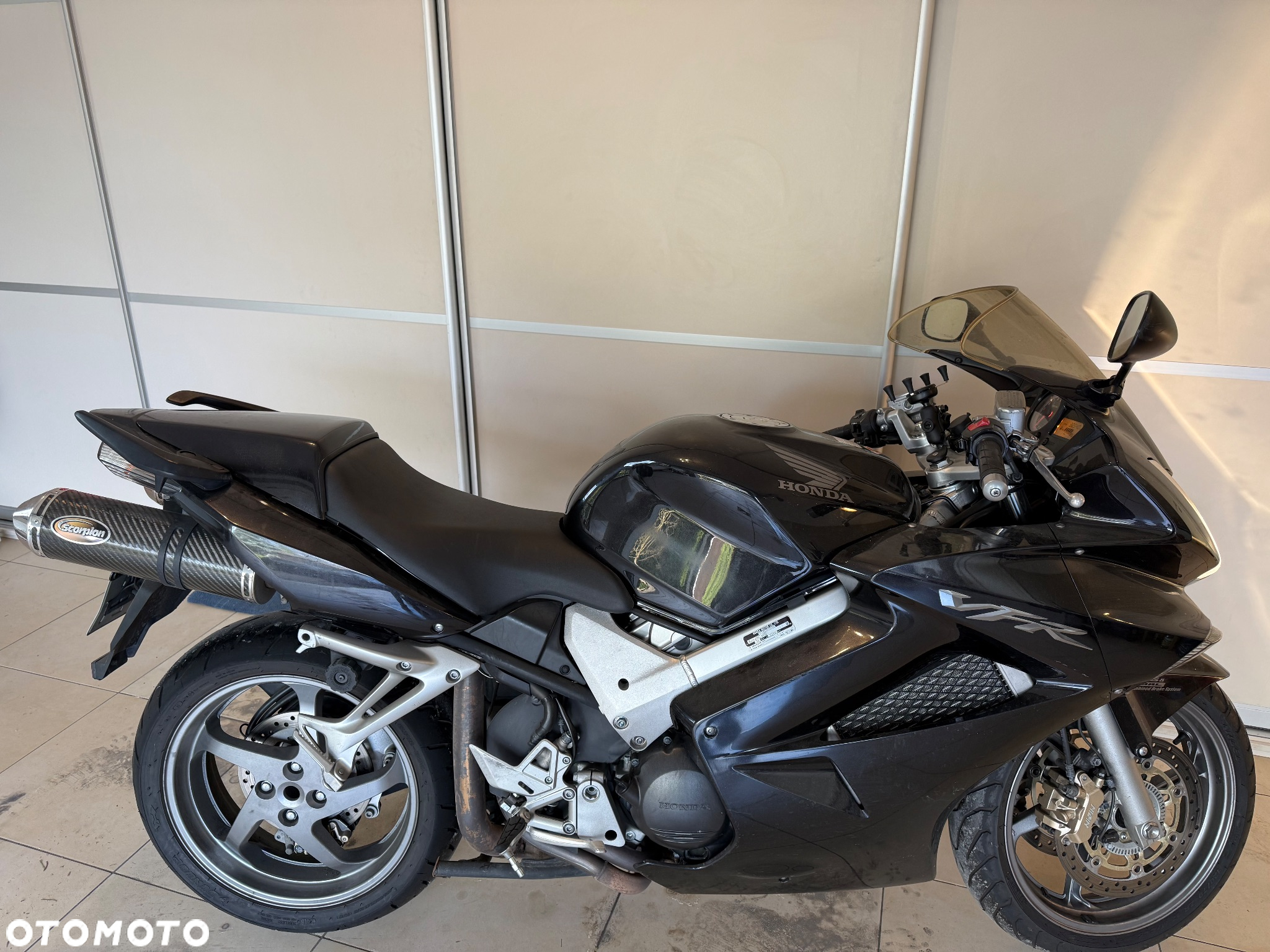 Honda VFR - 3