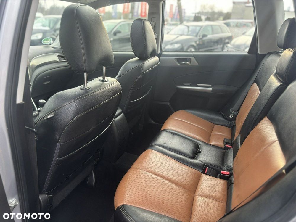 Subaru Forester 2.0 D Exclusive - 24
