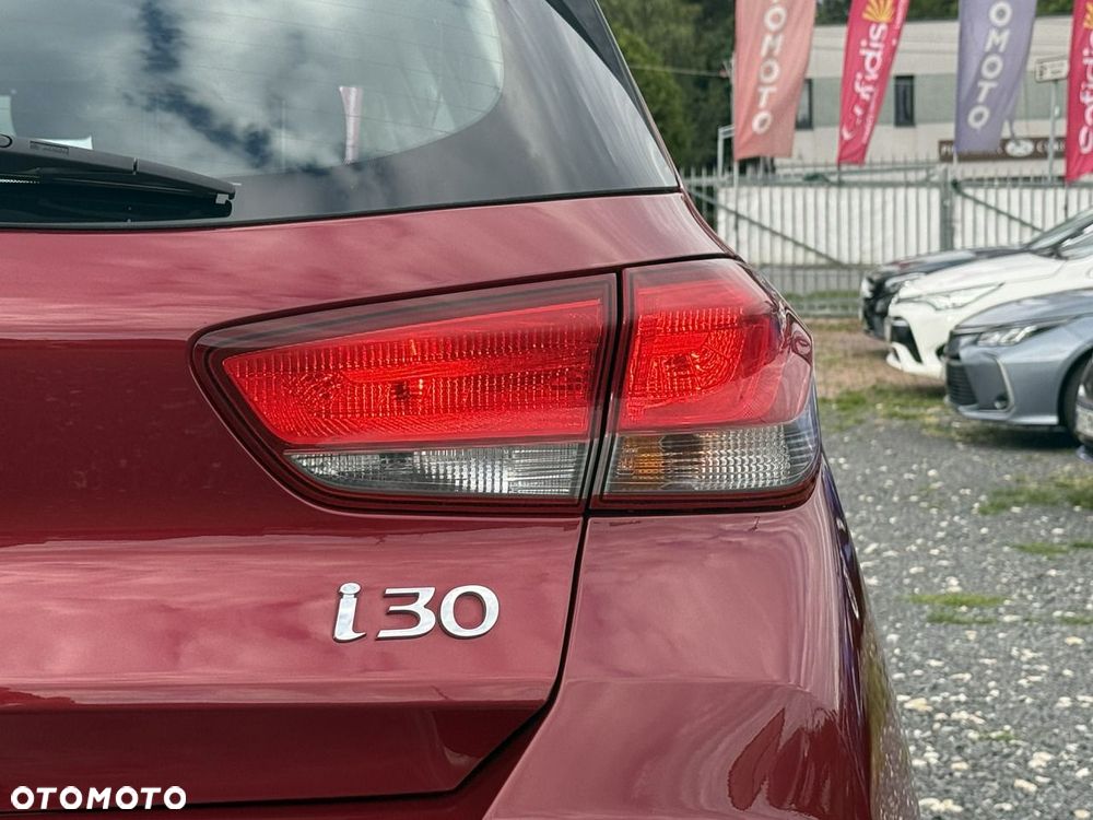Hyundai i30 1.5 DPI Classic + - 9