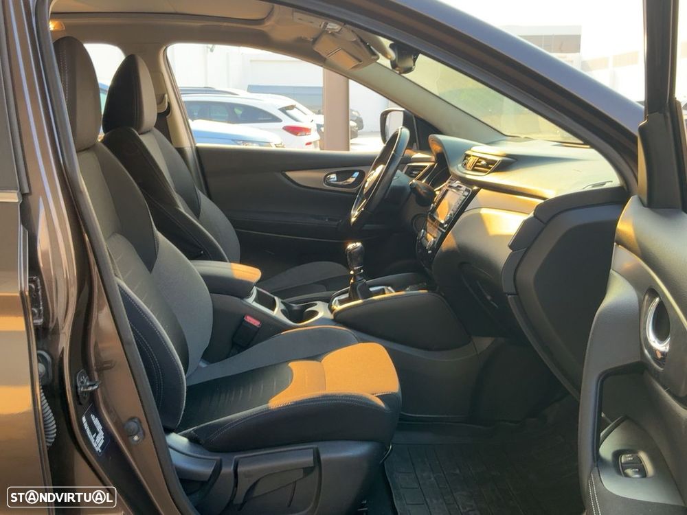 Nissan Qashqai 1.5 dCi N-Connecta 18 - 8