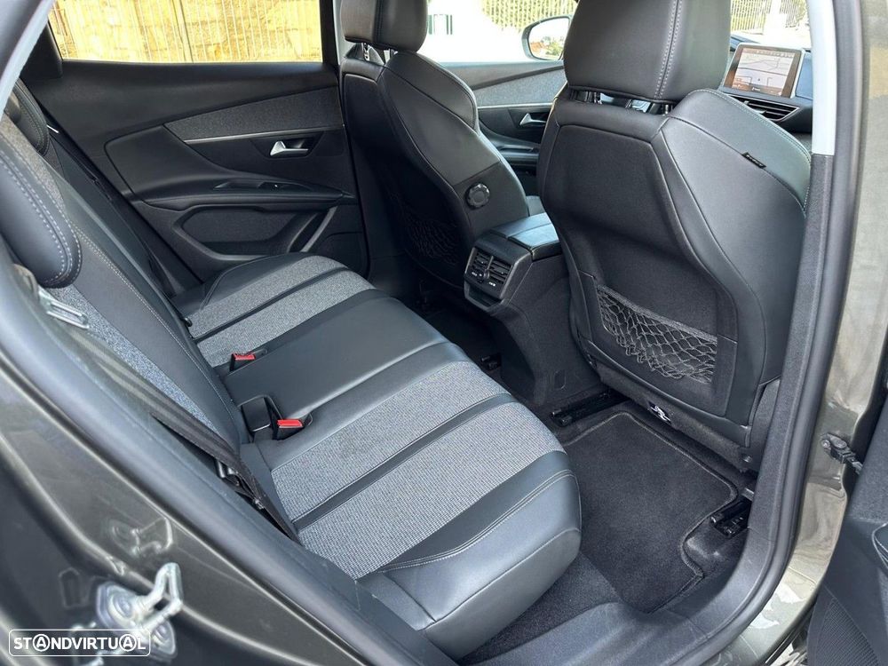 Peugeot 3008 BlueHDi 130 Stop & Start EAT8 Crossway - 16
