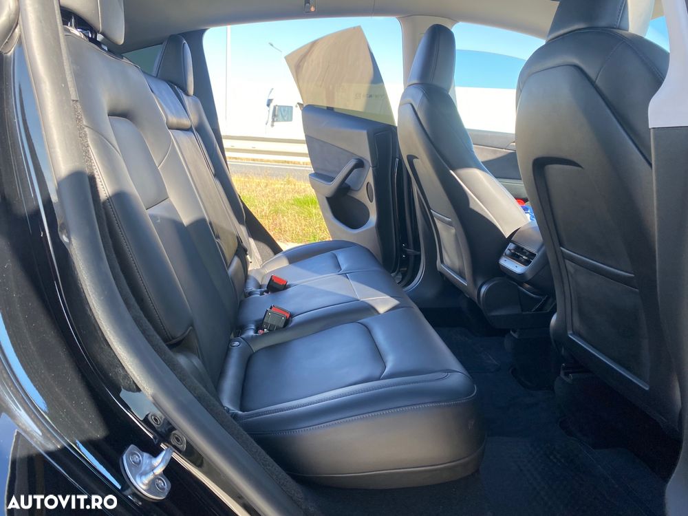Tesla Model Y RWD Long Range - 10