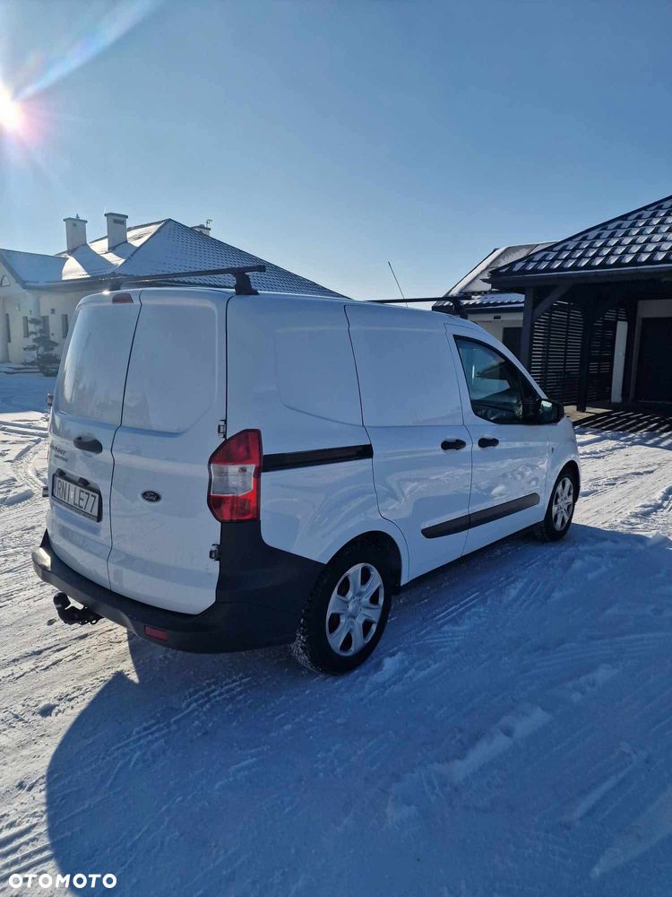 Ford Transit Courier - 4