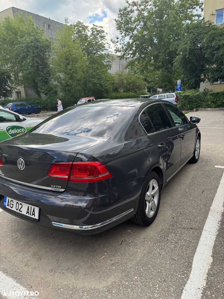 Volkswagen Passat 2.0 TDI Blue TDI DSG Comfortline - 6