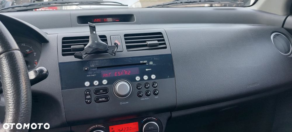 Suzuki Swift 1.3 DDiS Comfort - 16