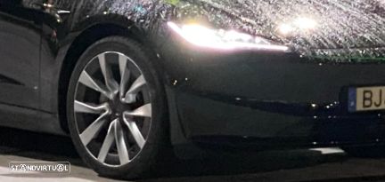 Tesla Model 3 - 1