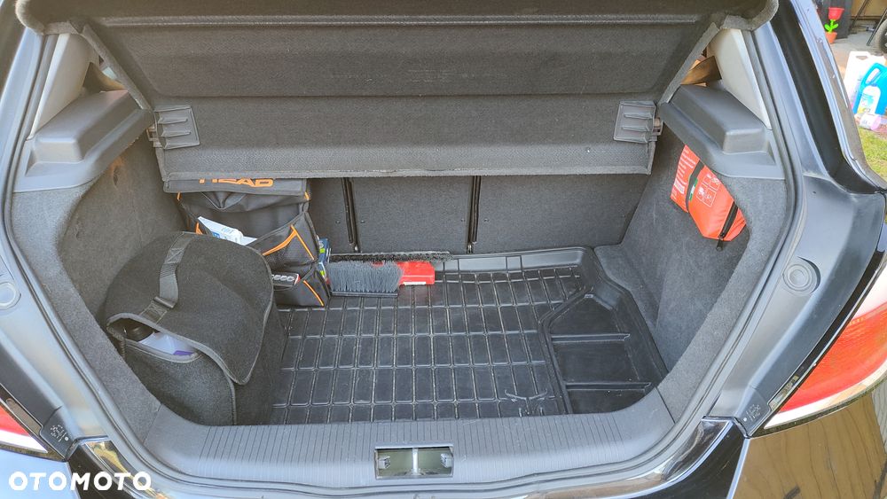 Opel Astra 2.0 T Cosmo - 15