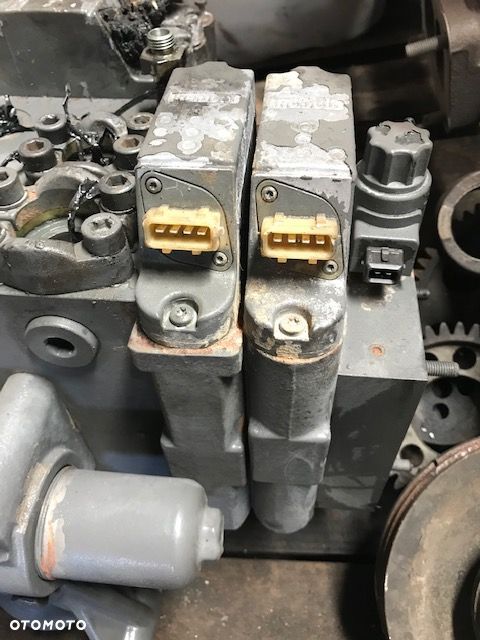 Fendt [Nowy Model] - Rozdzielacz - 1