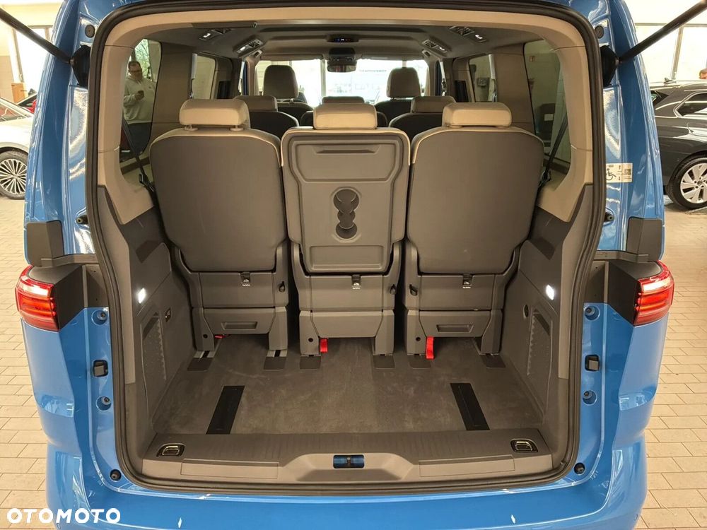 Volkswagen Multivan - 21