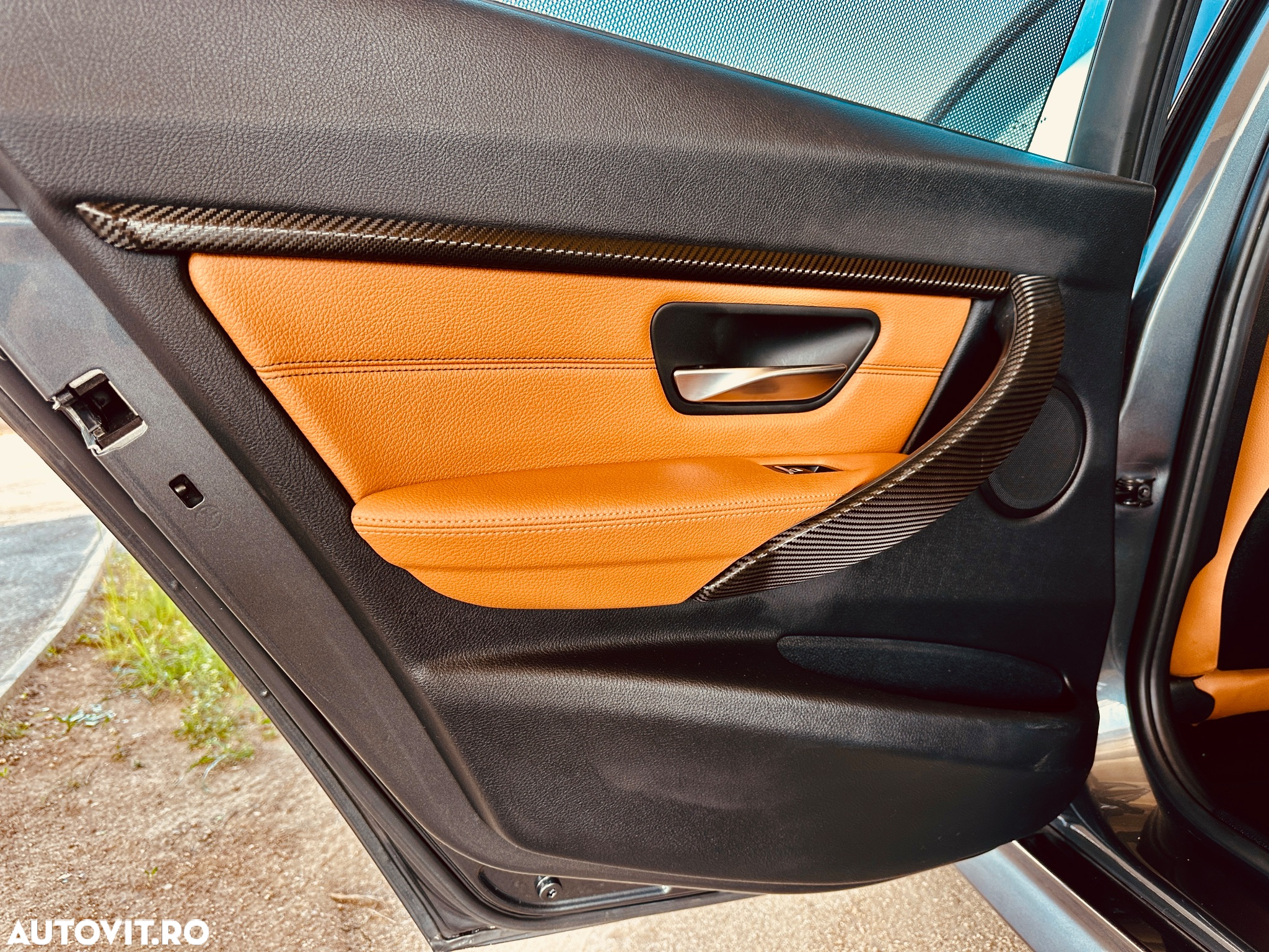BMW Seria 3 318i Aut. M Sport - 32