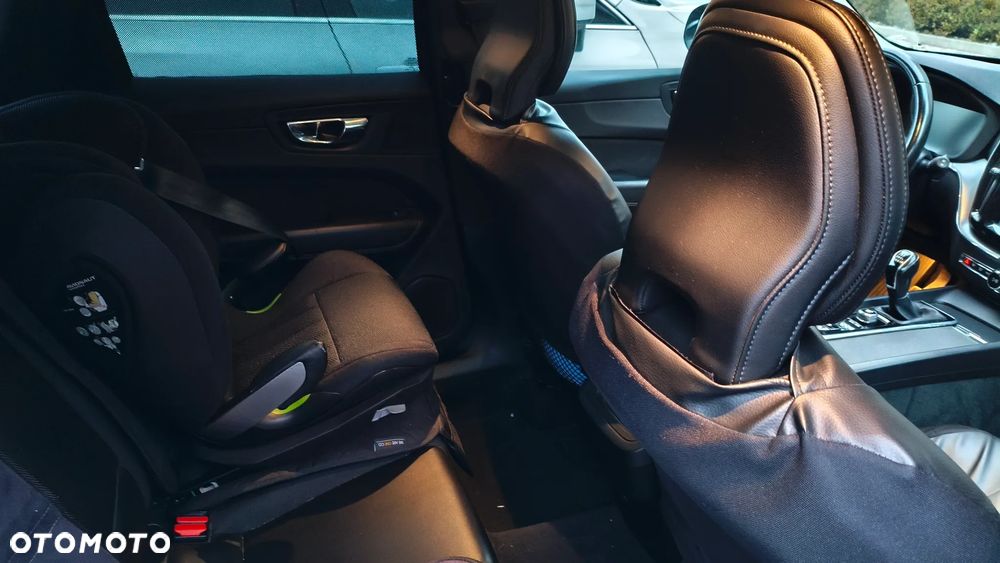 Volvo XC 60 D3 Momentum Pro - 20