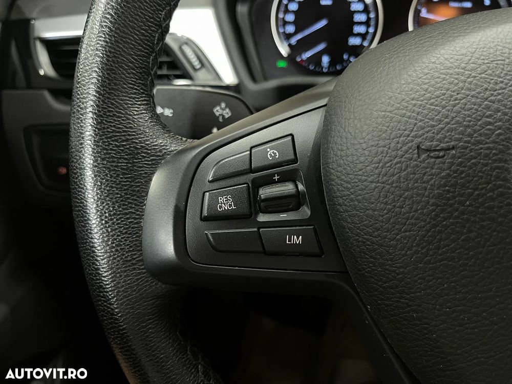 BMW X1 xDrive20i AT - 27