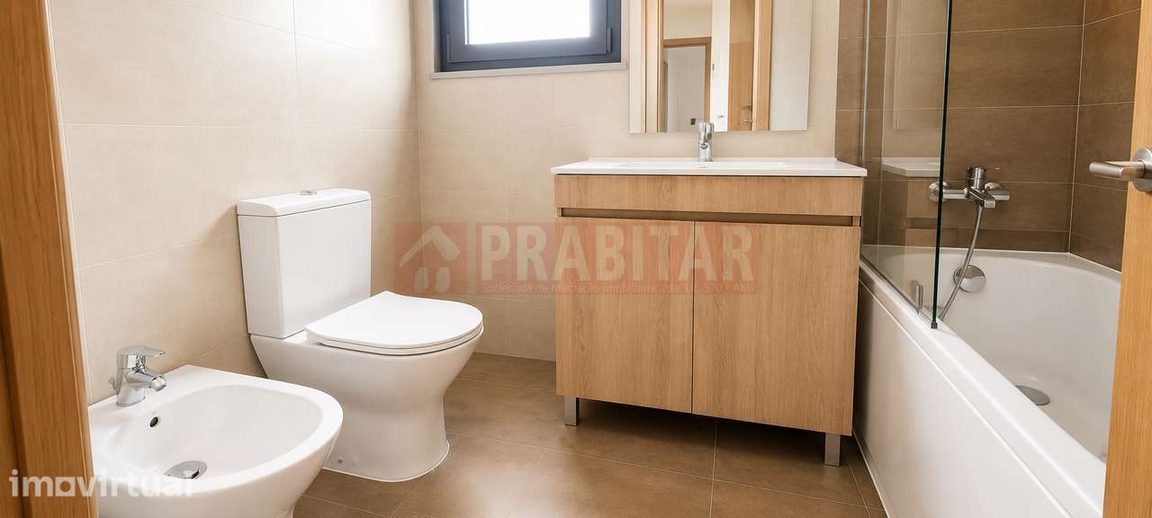 APARTAMENTO T2 COM ESTACIONAMENTO PRIVATIVO, NA SOLUM, ARRENDA-SE. - Grande imagem: 5/22