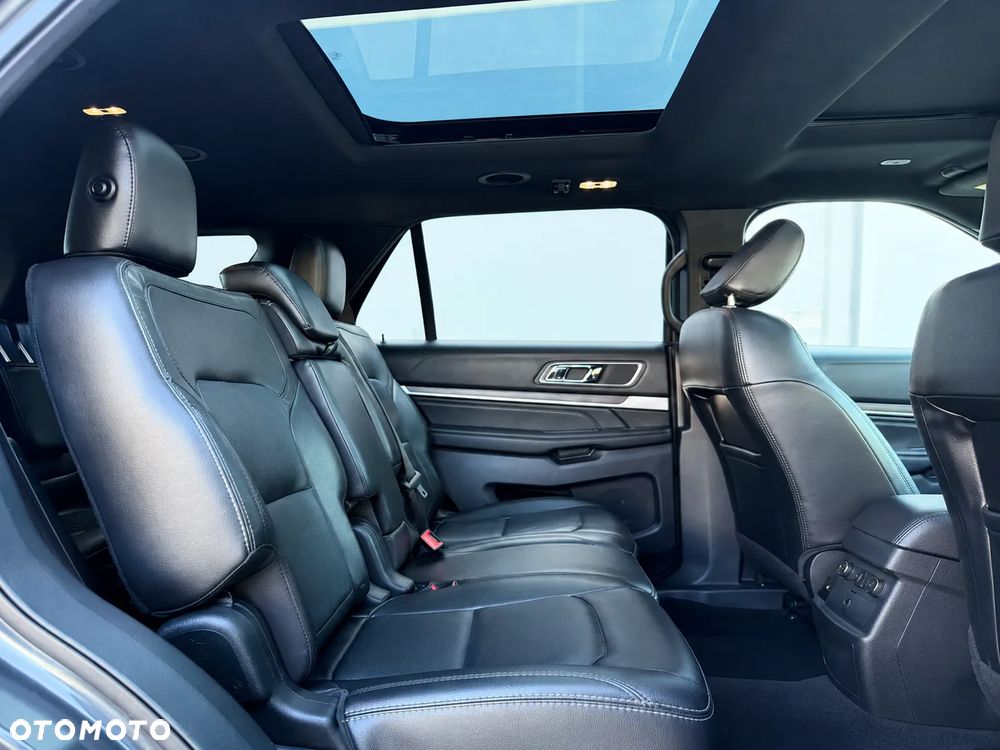 Ford Explorer - 19