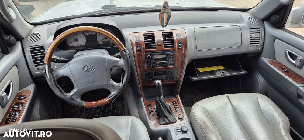 Tapițerie interior bord Hyundai Terracan  2.9 CRDI an fabricatie 2005 - 1