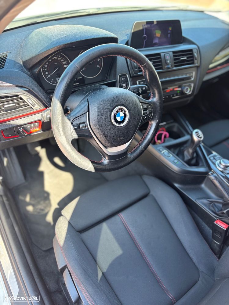 BMW 116 d Line Sport — fotografia 7