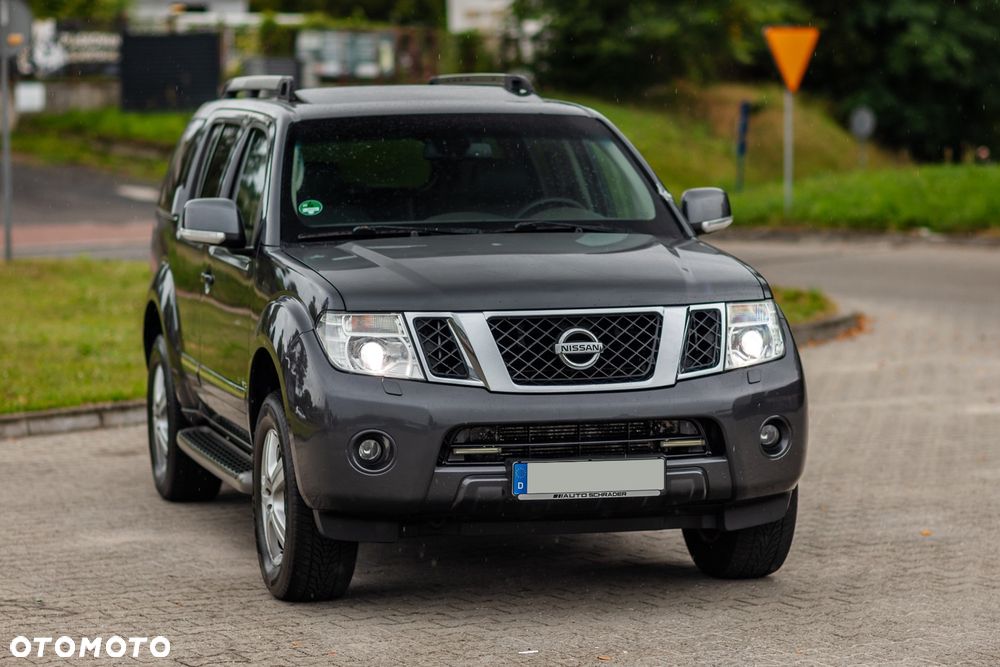 Nissan Pathfinder - 5