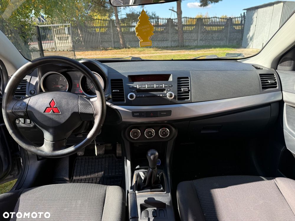 Mitsubishi Lancer - 9