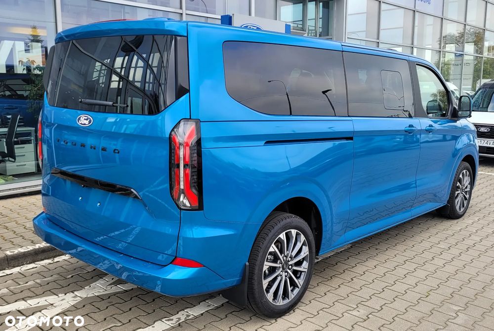Ford Tourneo Custom - 5
