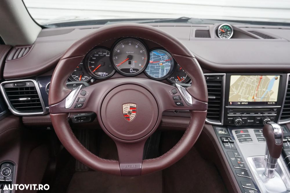 Porsche Panamera - 27
