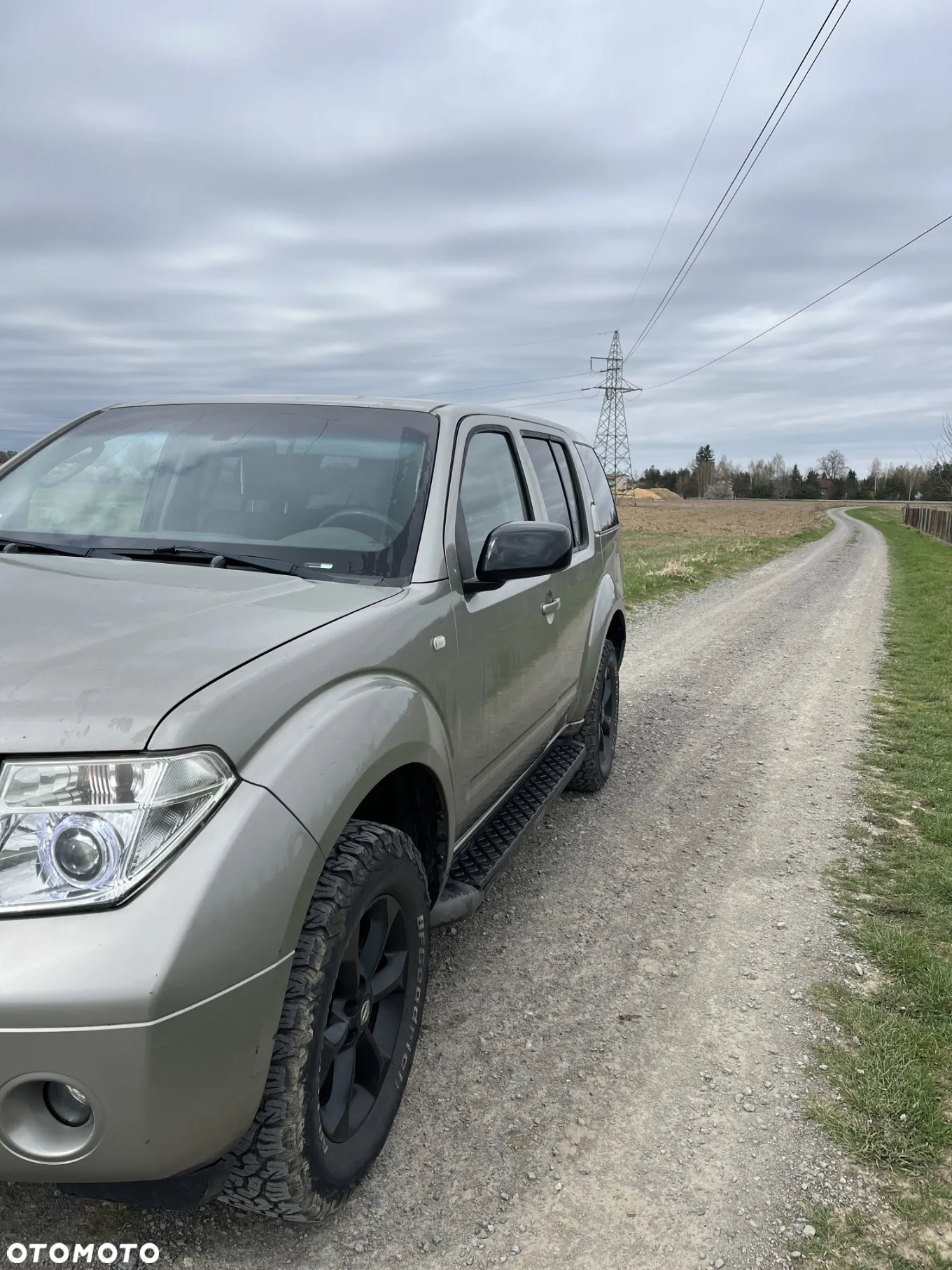 Nissan Pathfinder 2.5 D LE - 2