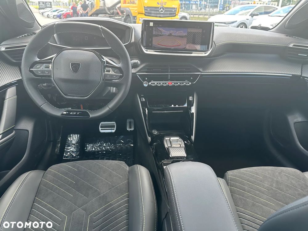 Peugeot 208 1.2 mHEV GT - 11