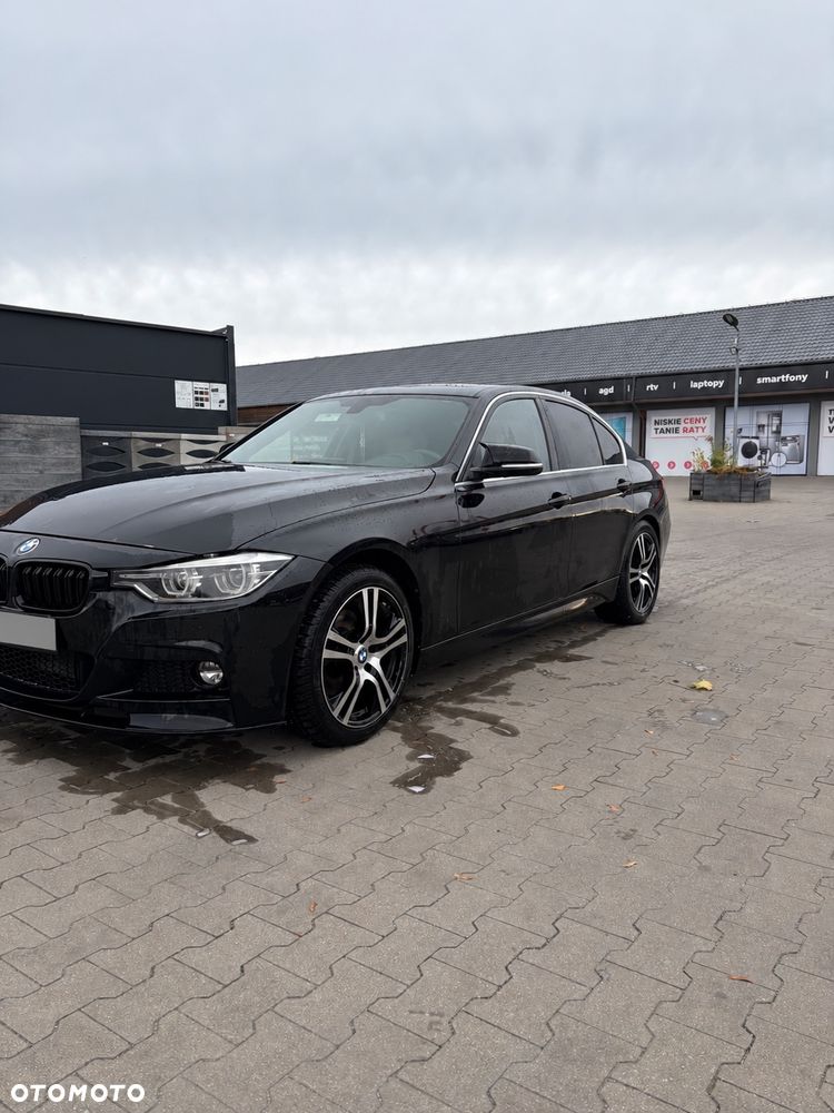 BMW 330I 2017 photo 3