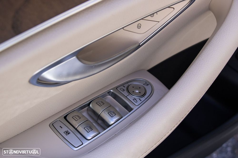 Mercedes-Benz E 300 de Avantgarde - 17