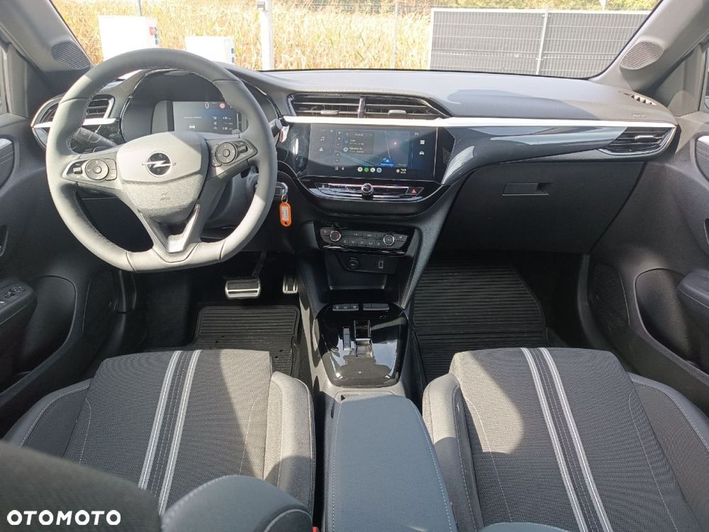 Opel Corsa 1.2 GS S&S - 11