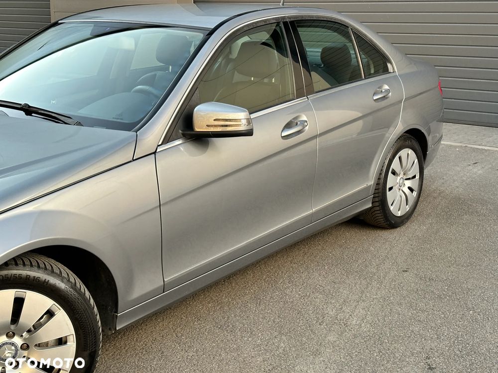 Mercedes-Benz Klasa C 180 Kompressor Automatik BlueEFFICIENCY - 10