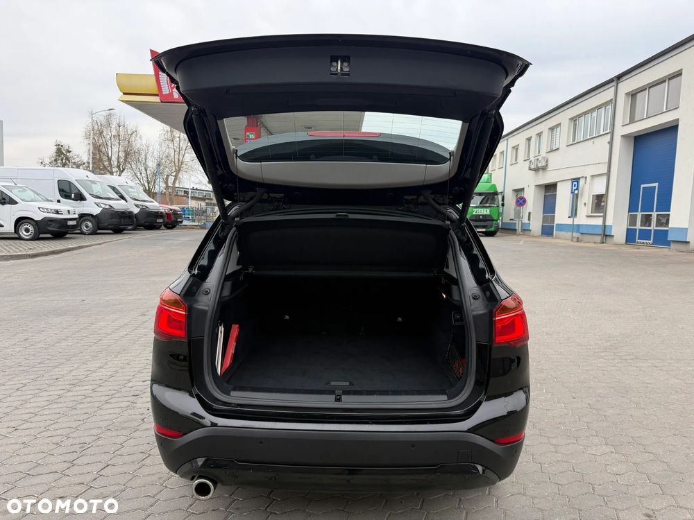 BMW X1 sDrive18i - 6