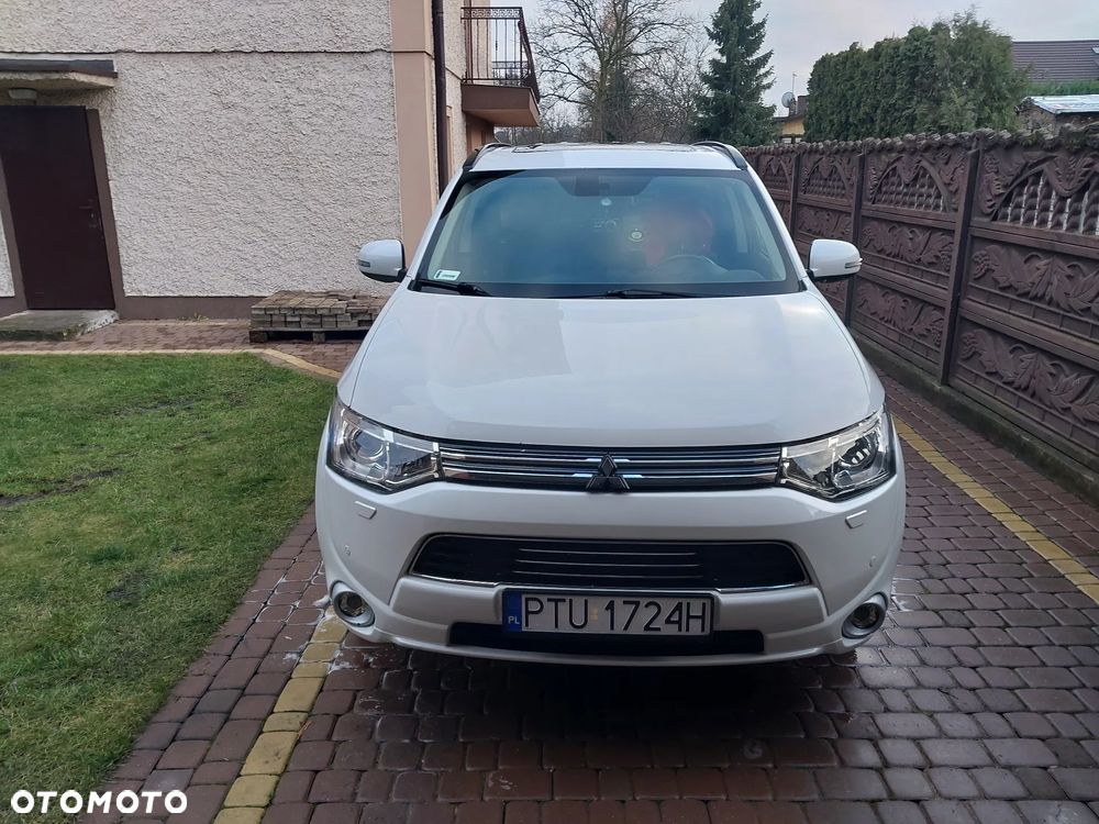 Mitsubishi Outlander 2.0 4WD - 6