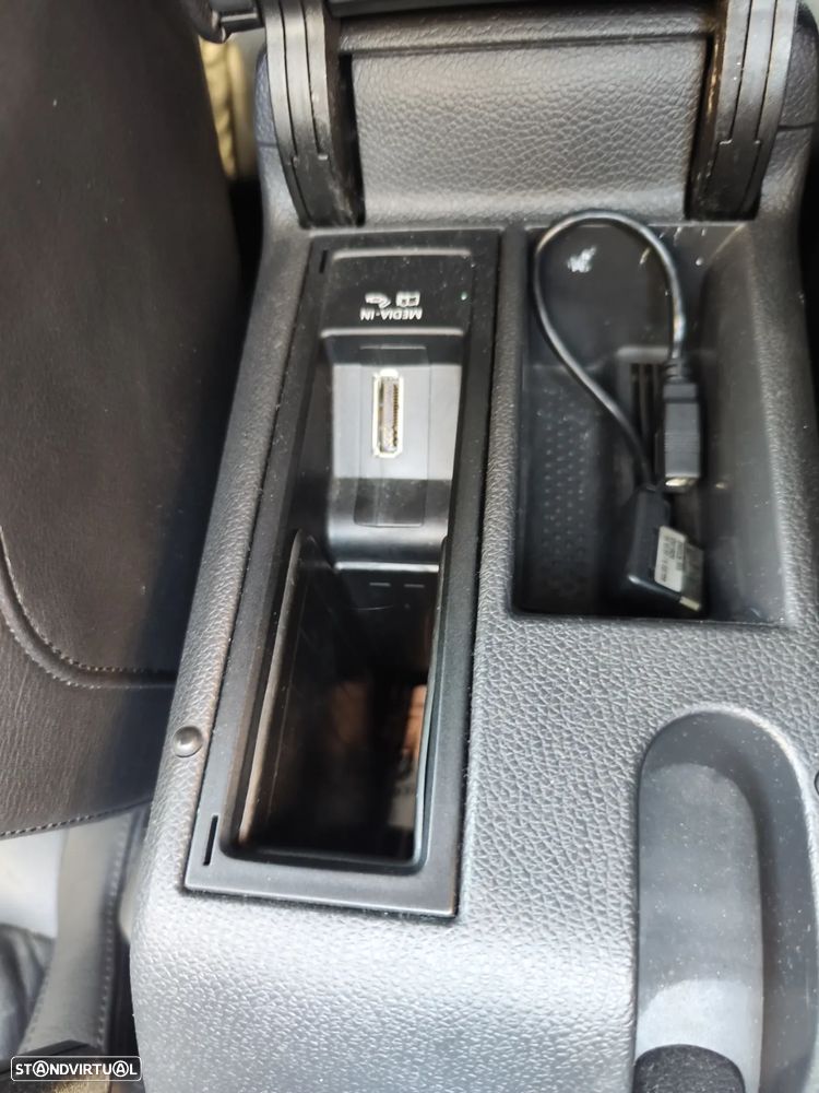 VW Golf 2.0 GTI DSG - 37