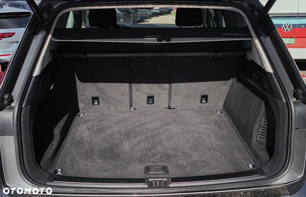 Volkswagen Touareg - 28