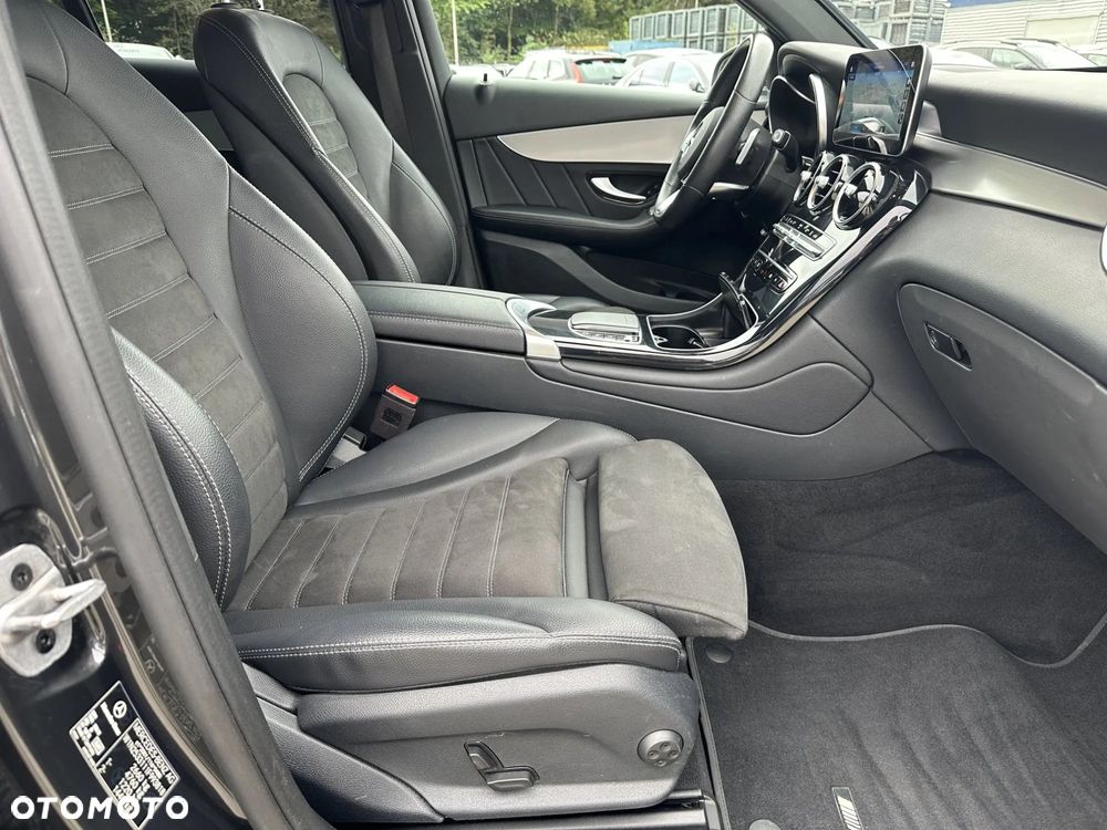 Mercedes-Benz GLC 300 de 4Matic 9G-TRONIC AMG Line - 5