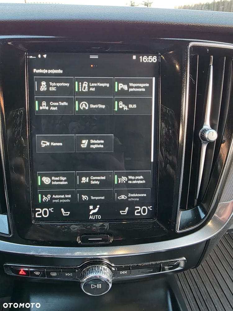 Volvo V60 D4 R-Design - 27