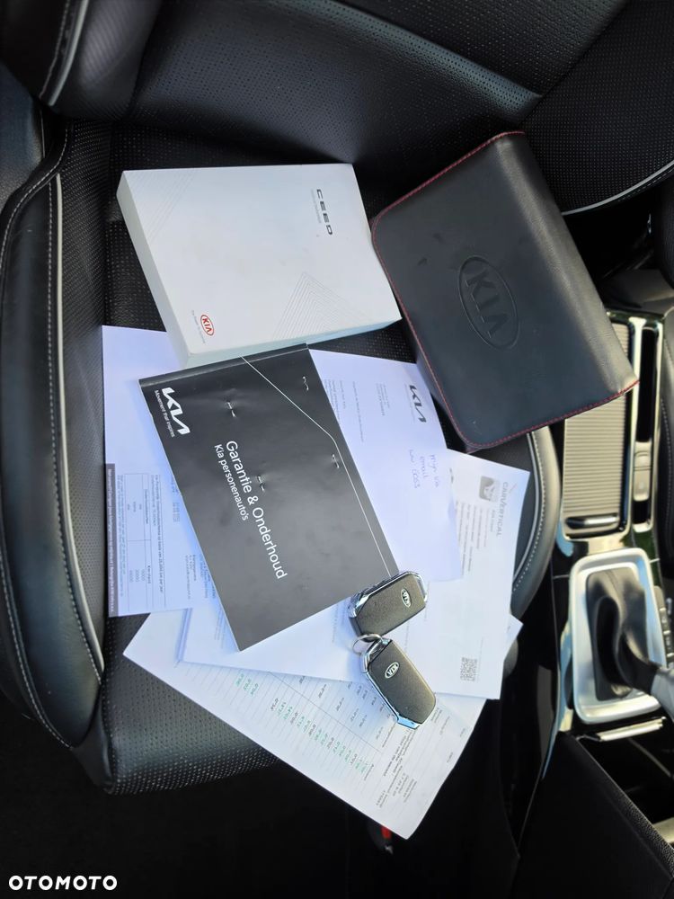 Kia Ceed 1.5 T-GDI DCT7 OPF (48V Mild Hybrid) Platinum Edition - 41