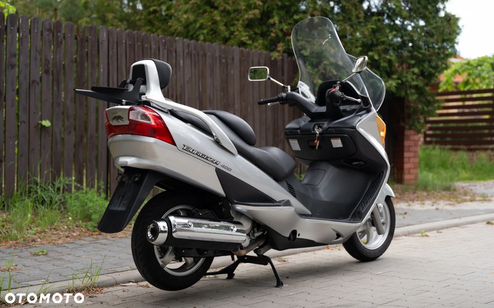 Suzuki Burgman - 4