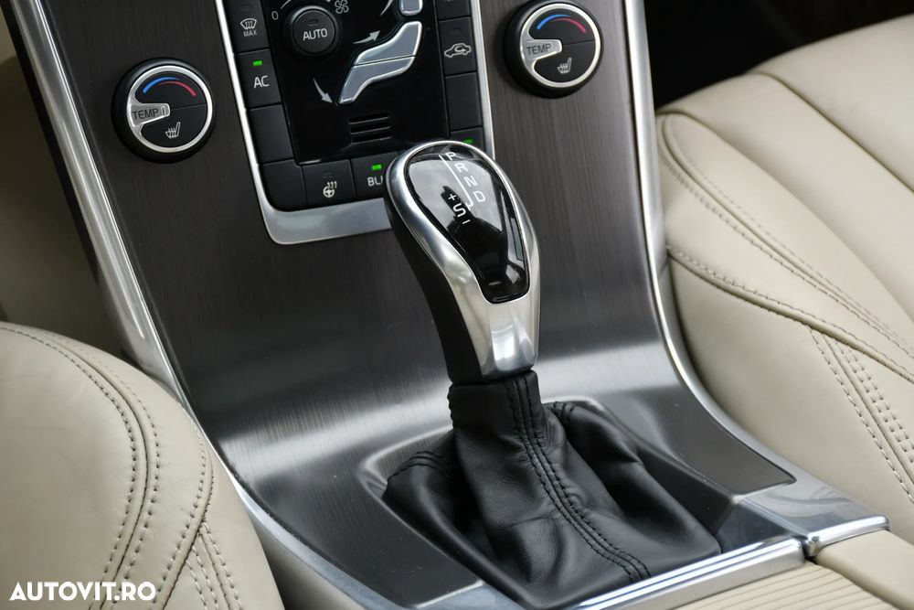 Volvo XC 60 D3 Geartronic Summum - 31