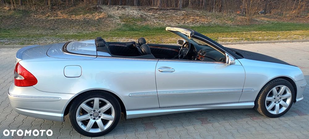 Mercedes-Benz CLK - 12