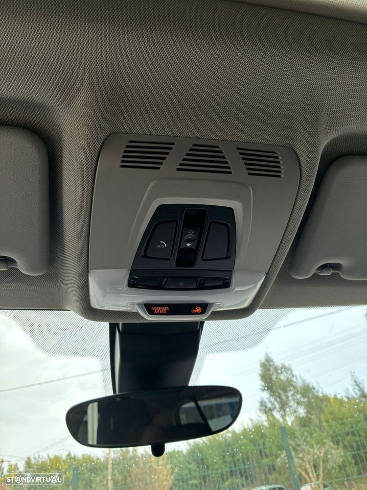 BMW 225xe Active Tourer - 12