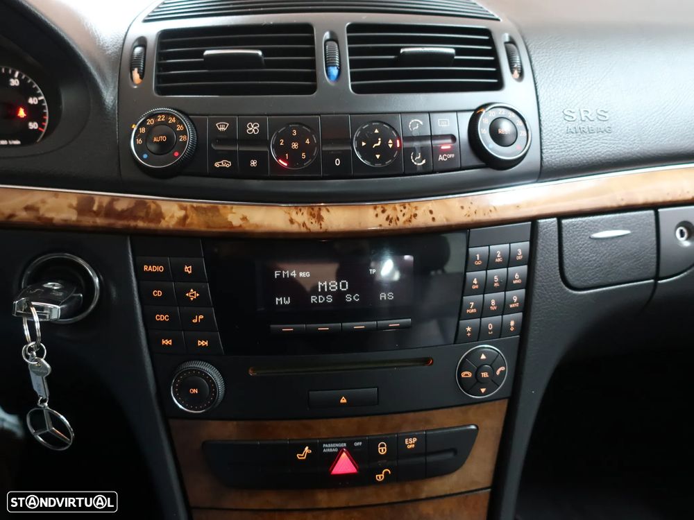Mercedes-Benz E 220 CDI Auto Elegance - 19