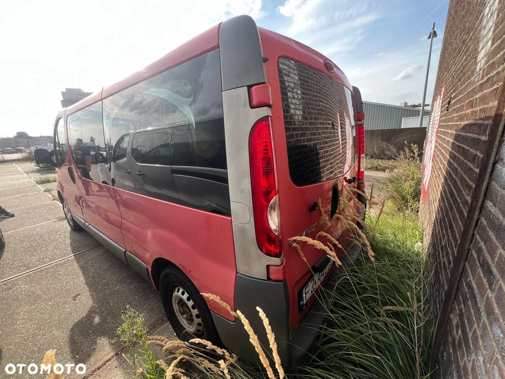 Opel Vivaro - 10