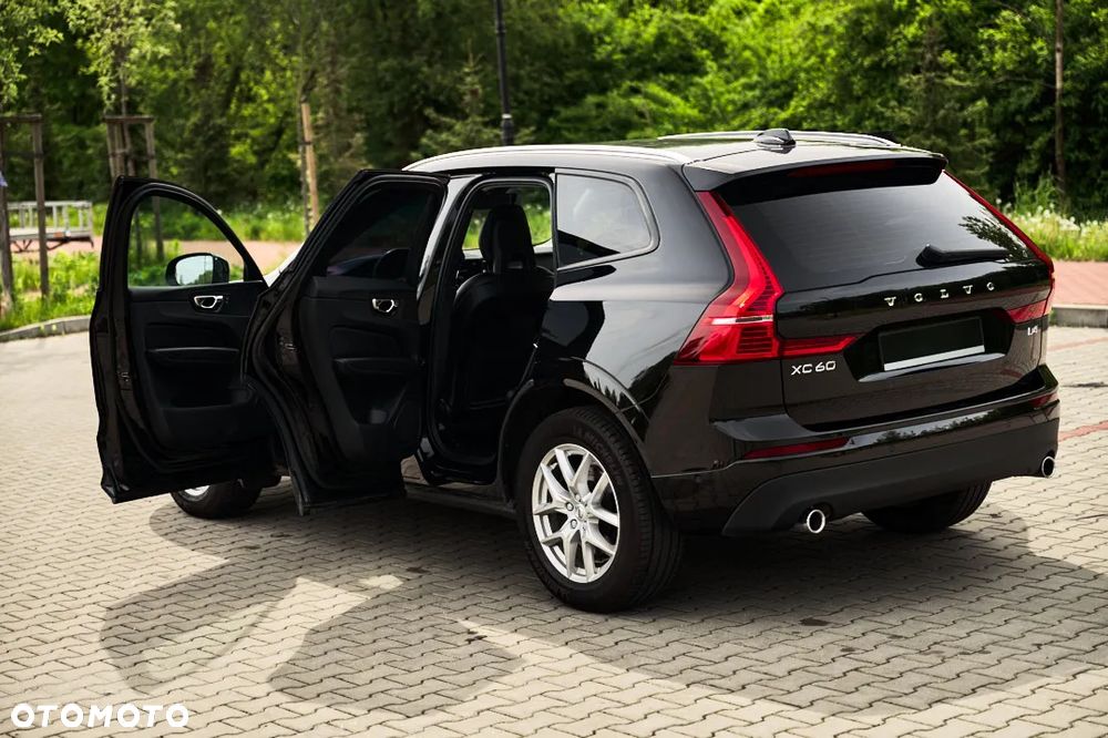 Volvo XC 60 D4 Momentum Pro - 24