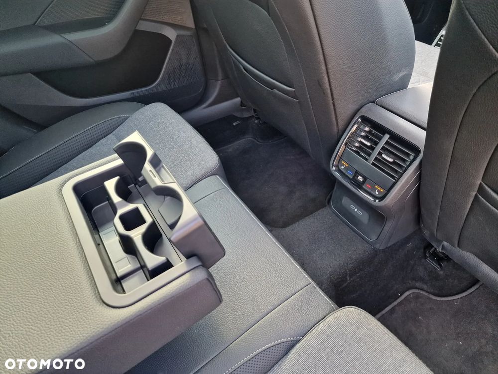 Skoda Octavia Combi 2.0 TDI DSG Sportline - 20