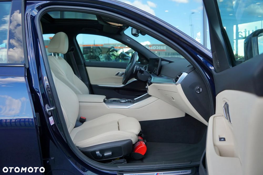 BMW Seria 3 330e PHEV M Sport - 24